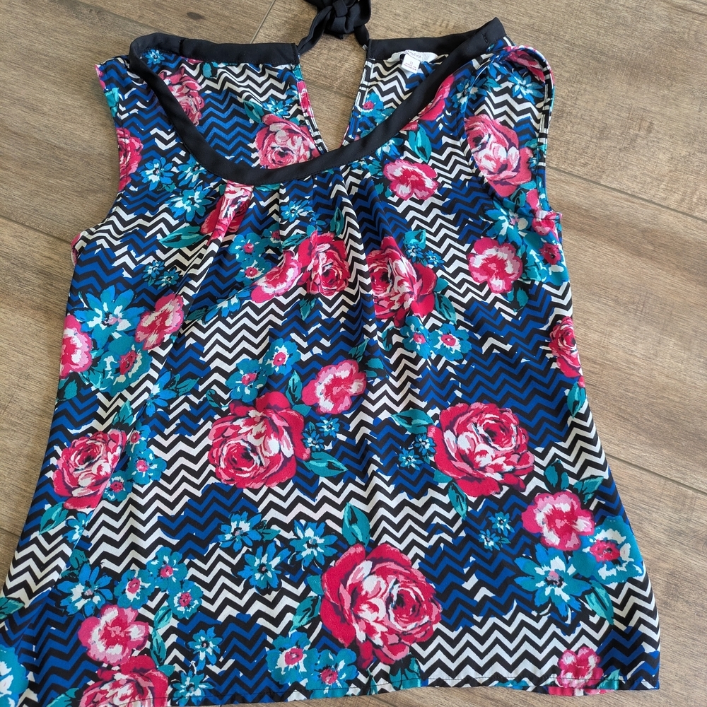Bundle Of Candie's Set Of 3 Tank Tops Like New - Picture 5 of 11